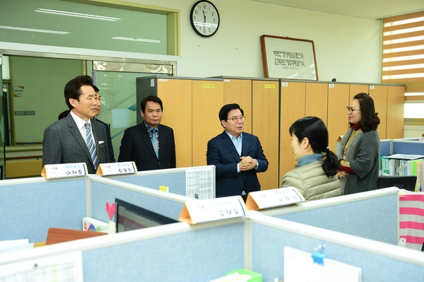 김효석 전국회의원 예담노인복지센터 방문 및 기탁식