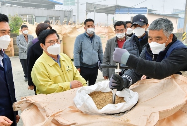 유두석 장성군수, 공공비축미곡 매입현장 점검  이미지 1