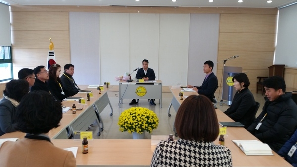 오방색의 중심 황, 황토단감의 메카 남면 !  부군수님 방문 공직자 가치관 함양 교육 실시  이미지 1