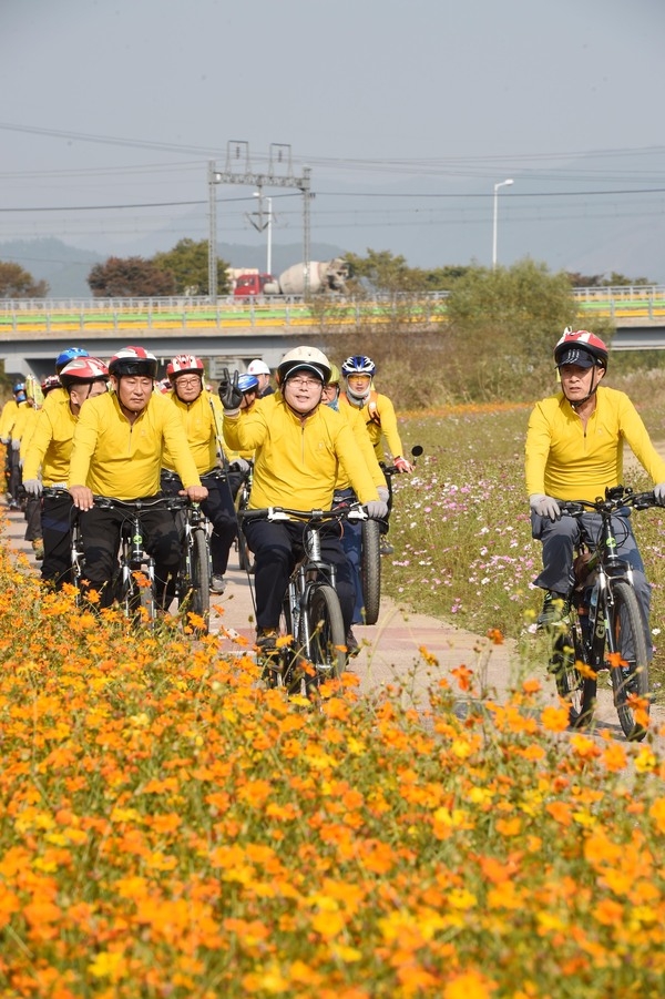“강바람 따라 씽씽~” 첫 ‘황룡강변 자전거 투어’ 개최 이미지 1