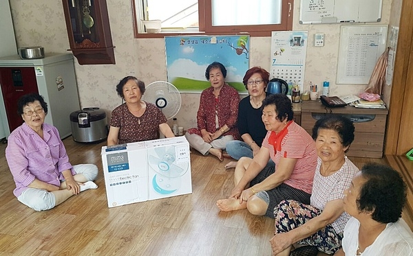 다인그룹 오동석 대표, 장성경로당에 선풍기 400대 기증[주민복지과] 이미지 1