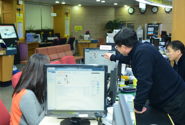 장성군 ‘민원인 전용 모니터로 투명행정’ 이미지 1