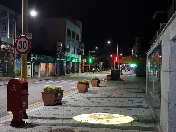 장성군, 그림자 가로등으로 이색홍보 ‘눈길’ 이미지 2