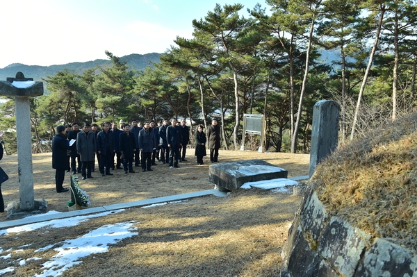 장성군 공직자, 새해 ‘청렴’ 결의 위해 백비 찾아 이미지 2