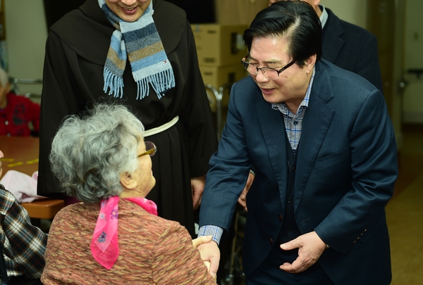 장성군 ‘토방낮춤사업’...자녀들 걱정까지 낮춘 효도사업 이미지 1