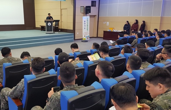 장성군, 상무대 교육생  ‘찾아가는 전입신고창구’ 운영 호평 이미지 1