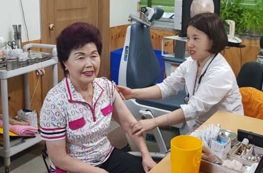 장성군, 65세 이상 군민에게 대상포진 접종 ‘추가’ 지원 이미지 1