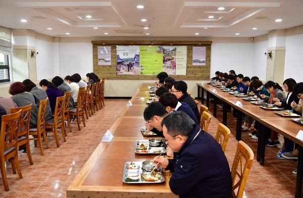 [포토뉴스] 장성군 공직자, 내부 접촉 최소화 ‘코로나19 예방 강화’  이미지 2