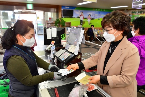 상반기 장성사랑상품권 발행액 14배 증가… 경기 부양 마중물 됐다 이미지 3