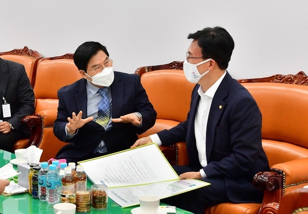 유두석 장성군수 국회 방문… 국립심뇌혈관센터 설립 예산 반영 위한 ‘적극 행보’  이미지 2