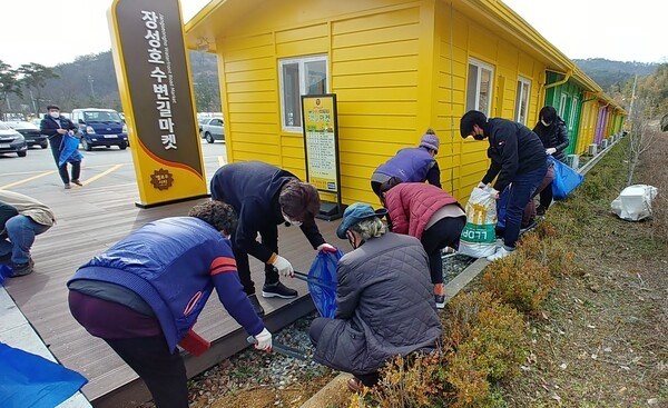 다시 열린 장성호 수변길… 풍성해진 수변길마켓 관심 고조 이미지 2