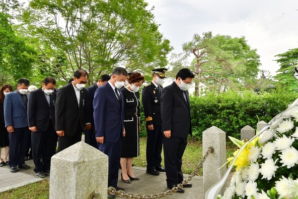 [포토뉴스] 장성군, 제66회 현충일 추념식 가져 이미지 3