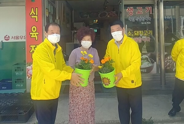 장성군 동화면 ‘1상가 1화분 가꾸기’ 캠페인 펼쳐 이미지 2