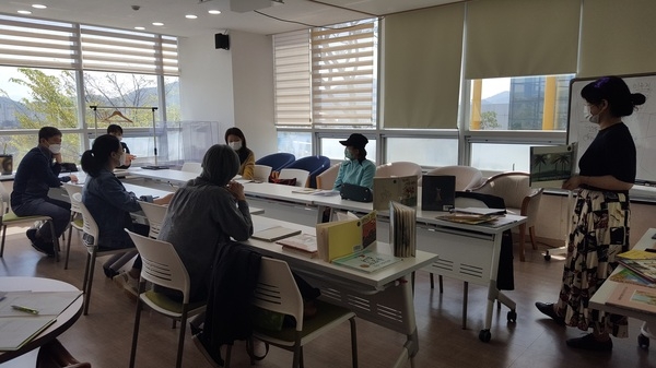 장성군립중앙도서관, 하반기 성인 문화교실 수강생 모집 이미지 2