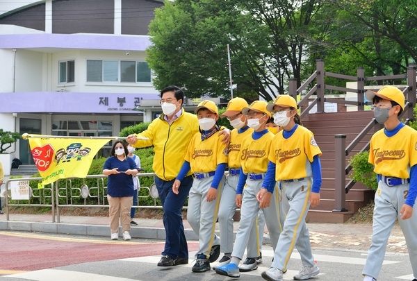 유두석 장성군수, 민선7기 3주년 첫 행보 이미지 2
