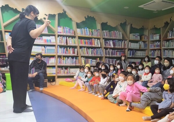 장성군립중앙도서관, ‘9월 독서의 달’ 맞아 문화행사 풍성 이미지 1