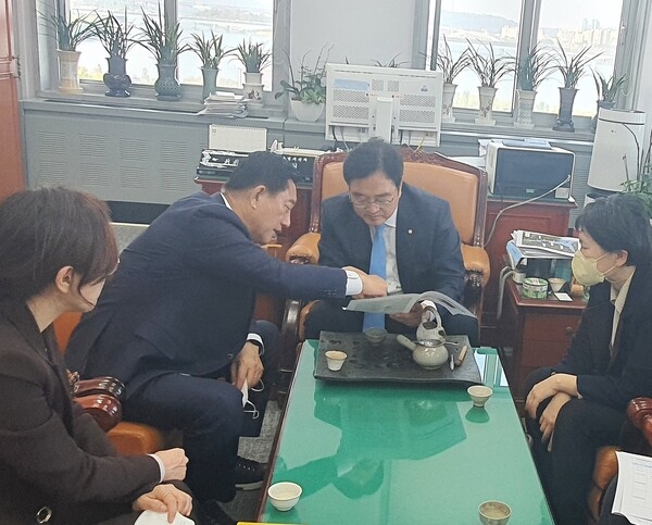 김한종 장성군수, 국회 ‘종횡무진’… 예산 확보 총력 이미지 2