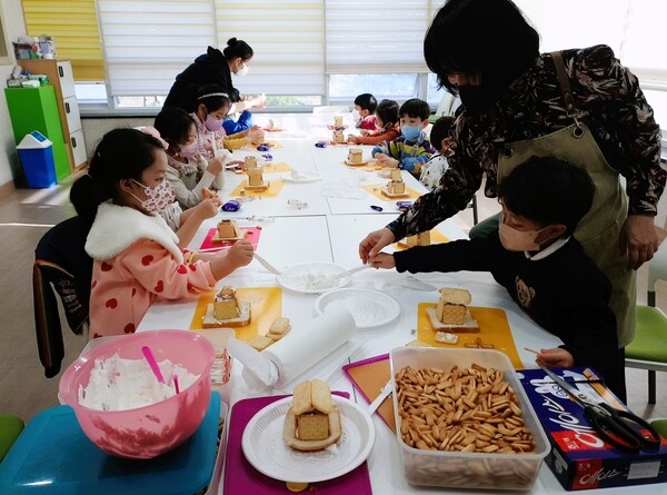 “장성군립도서관 여름방학 특강, 지금 신청하세요!” 이미지 1