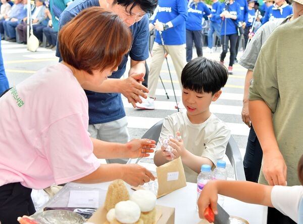 [포토] “산소 같은 축제!” 장성군 축령산 편백산소축제  이미지 2