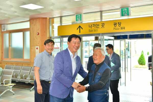 장성군 “김한종 장성군수, 추석 연휴 현장 근로자 격려” 이미지 2