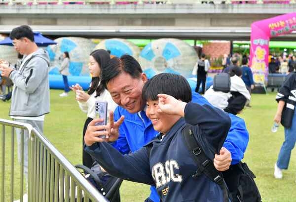 [기획] ‘캠핑 감성’ 장성 황룡강 가을꽃축제, 역대 최고 인기 예감! 이미지 5