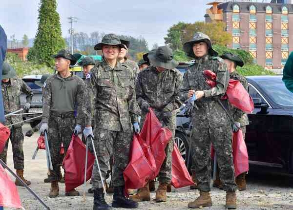 장성군-상무대, 수양저수지 환경 정화 ‘구슬땀’ 이미지 1