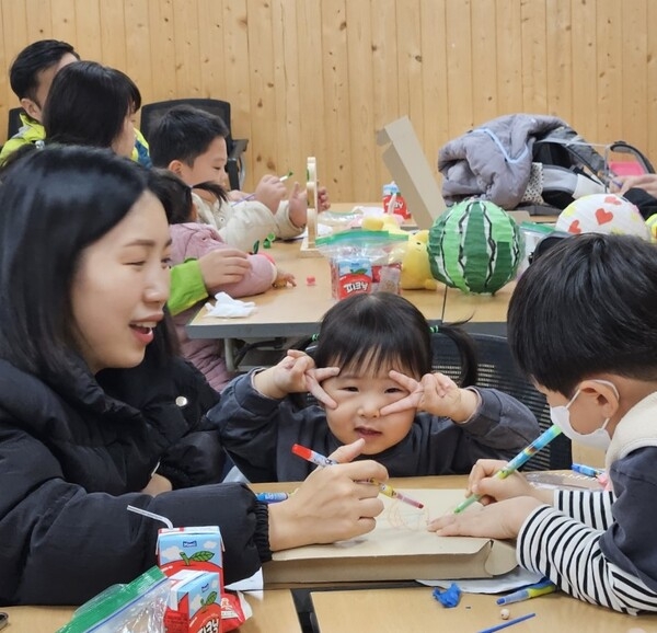 장성군, 임산부 가정 대상 ‘가족 숲 힐링캠프’ 호평 이미지 1