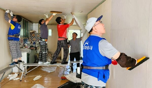 ‘마음을움직이는사람들’, 장성군 주거환경 봉사 이미지 1