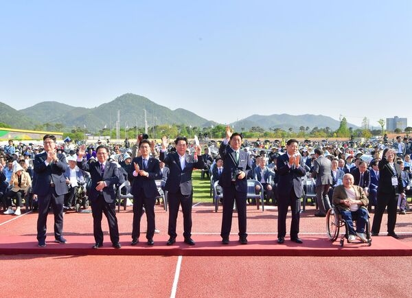 장성군, 제33회 전남장애인체전 성화 타올랐다 이미지 4