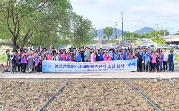 장성군, 황룡강 해바라기 식재… 올해 가을꽃축제 준비 시작! 이미지 2