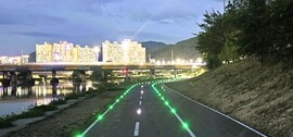 장성군 황룡강 자전거길에 야간조명 ‘반짝’… 안전 확보, 보도자료