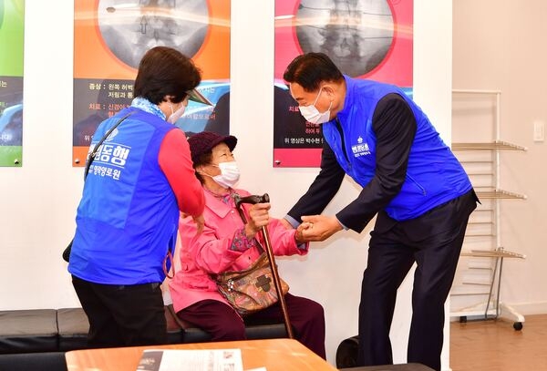 장성군, 어르신 모시고 병원 간다… ‘병원 동행 서비스’ 시행 이미지 2