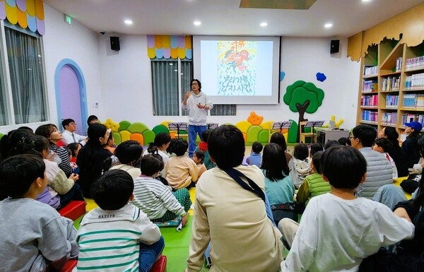 “4월에는 온 가족이 독서를!”… 장성군, 도서관 주간행사 ‘풍성’ 이미지 3
