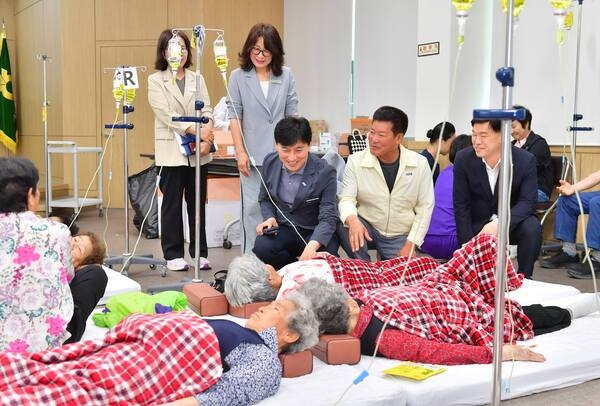 장성군민 건강 챙기는 ‘농촌 왕진버스’ 출발! 이미지 3