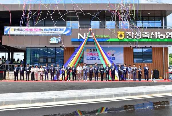 장성군 황룡면 가축우시장 준공… ‘명품 한우’ 명성 잇는다 이미지 1
