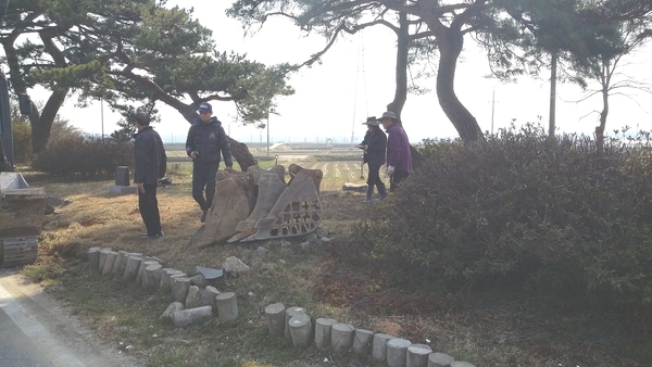 진원면 산정리 수촌마을 가로화단 (흙고르기) 이미지 2