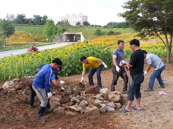 동화면 자율방범대원님(+면장님) .. 이 더운데 뭐하고 계신거죠?ㅋ 이미지 2