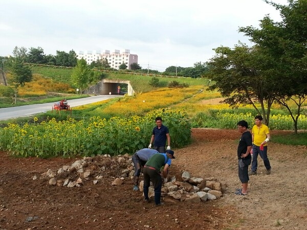 동화면 자율방범대원님(+면장님) .. 이 더운데 뭐하고 계신거죠?ㅋ 이미지 3