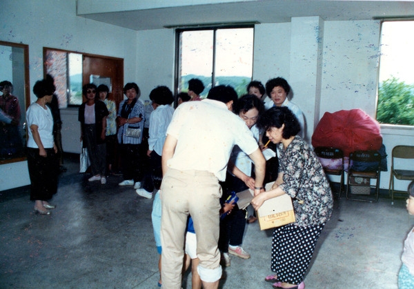 1989수해이재민구호품전달