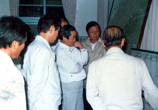 1989수해현장김영정정책2장관방문