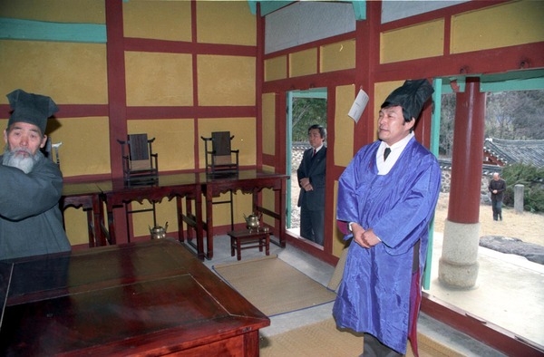 이광수군수 봉암서원 봉심