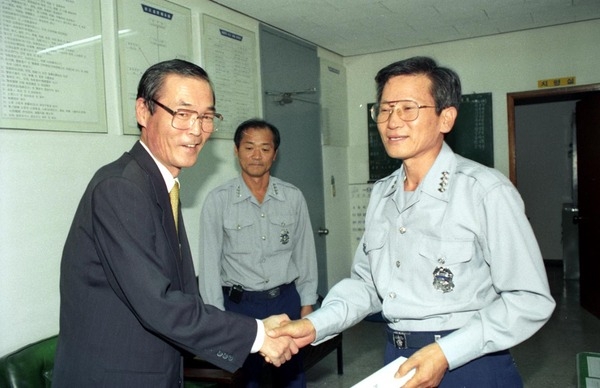 1994중추절군부대 경찰서 위문