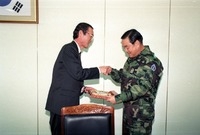 61사단장 감사패 전달