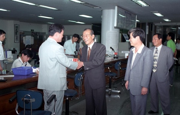 민선1기 제32대 김흥식 군수 취임