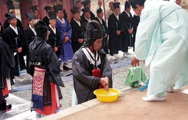 향교 추향제