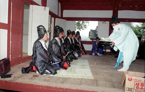 향교 추향제