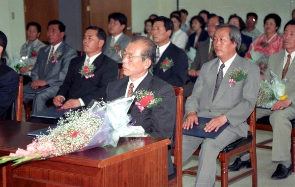 제1회전국동시지방선거당선증 전달식