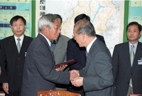제3대장성군의회공로패전달