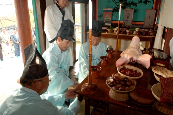 사산사 추향제(북이면 만무리)