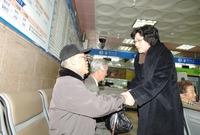 설명절 귀성객 안내소 방문
